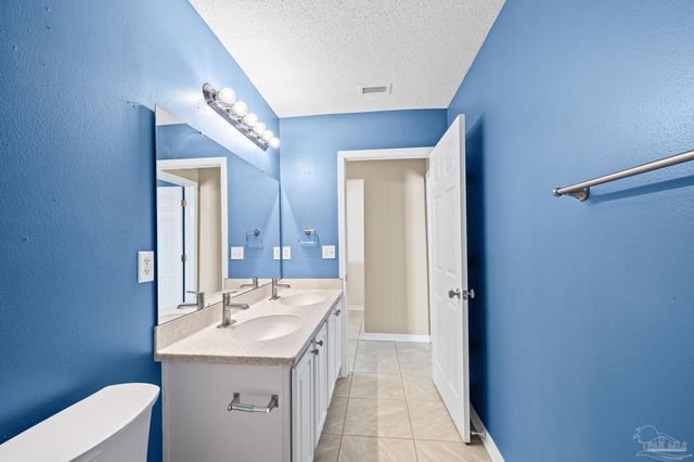 8778 Faye Ct, Navarre, FL 32566