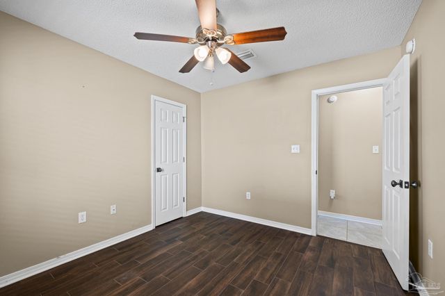 8778 Faye Ct, Navarre, FL 32566