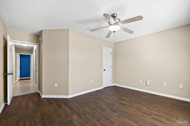 8778 Faye Ct, Navarre, FL 32566