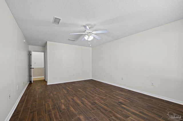 8778 Faye Ct, Navarre, FL 32566