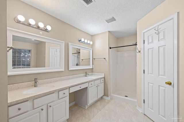 8778 Faye Ct, Navarre, FL 32566