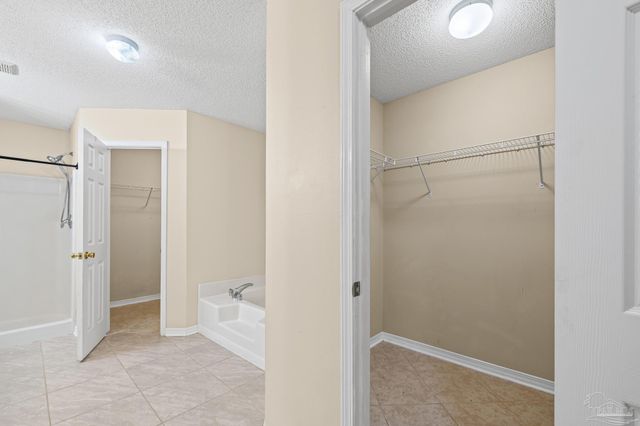 8778 Faye Ct, Navarre, FL 32566