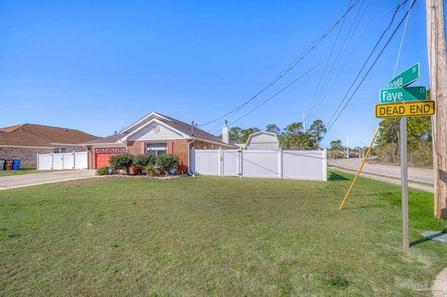 8778 Faye Ct, Navarre, FL 32566