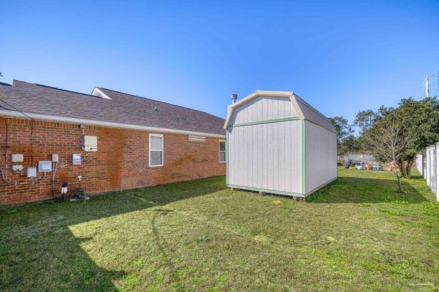 8778 Faye Ct, Navarre, FL 32566