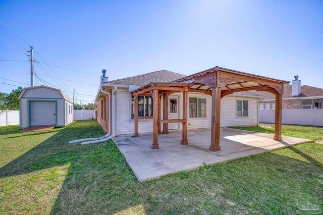 8778 Faye Ct, Navarre, FL 32566