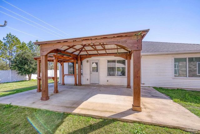 8778 Faye Ct, Navarre, FL 32566