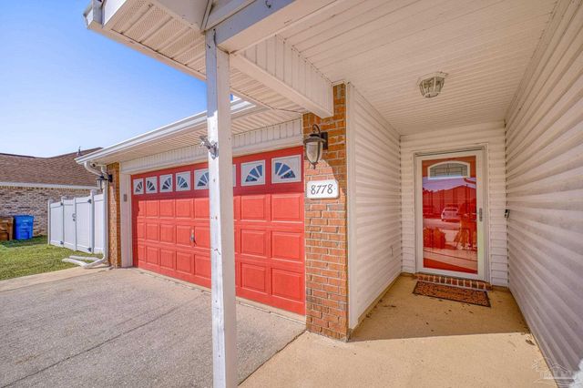 8778 Faye Ct, Navarre, FL 32566