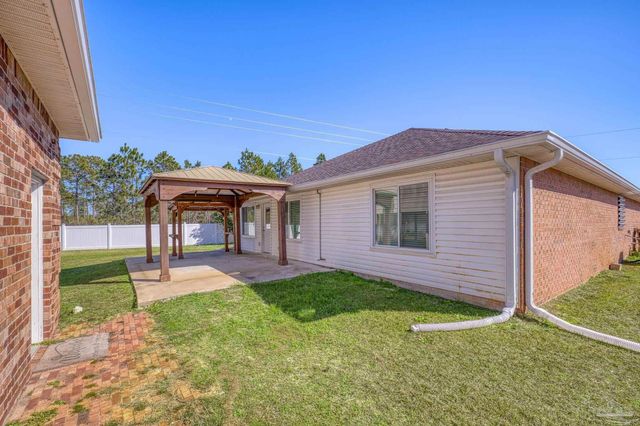 8778 Faye Ct, Navarre, FL 32566