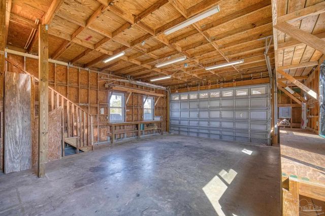 8778 Faye Ct, Navarre, FL 32566