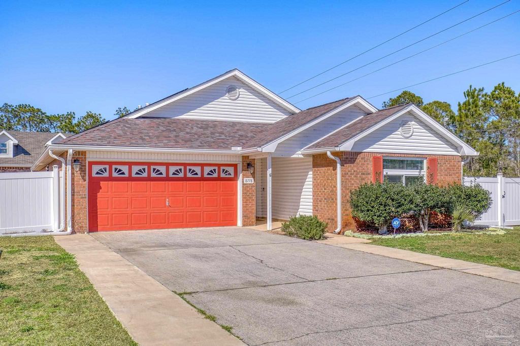 8778 Faye Ct, Navarre, FL 32566