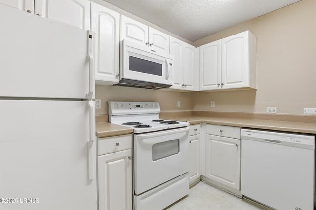 100 Kensington Blvd Apt 717, Bluffton, SC 29910