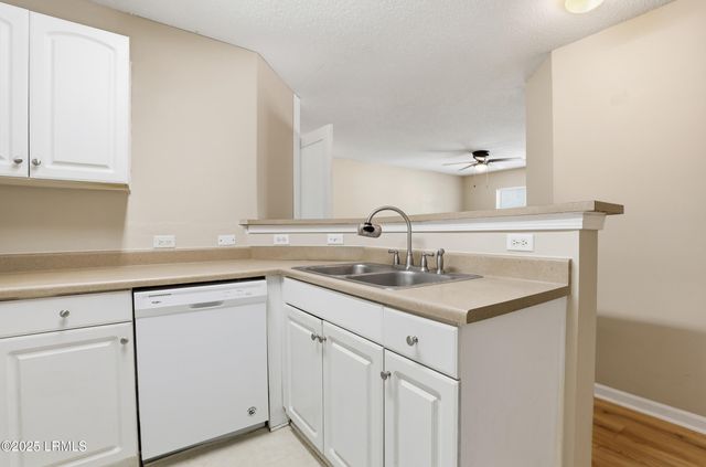 100 Kensington Blvd Apt 717, Bluffton, SC 29910