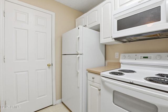 100 Kensington Blvd Apt 717, Bluffton, SC 29910