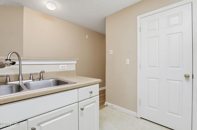 100 Kensington Blvd Apt 717, Bluffton, SC 29910