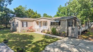 1947 Sloop Point Loop Road, Hampstead, NC 28443
