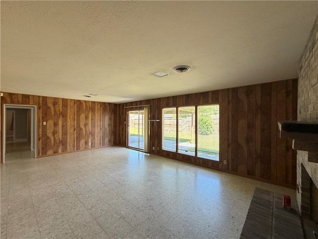 749 Burkshire Dr, Corpus Christi, TX 78412
