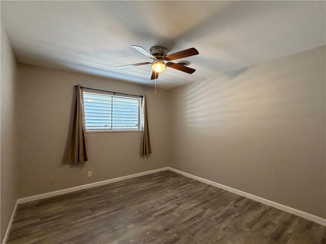 749 Burkshire Dr, Corpus Christi, TX 78412