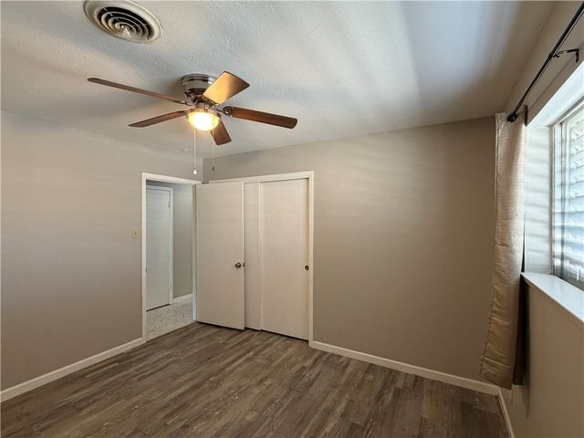 749 Burkshire Dr, Corpus Christi, TX 78412