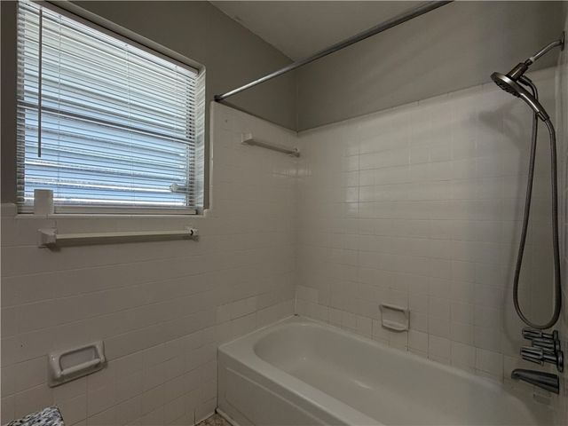 749 Burkshire Dr, Corpus Christi, TX 78412