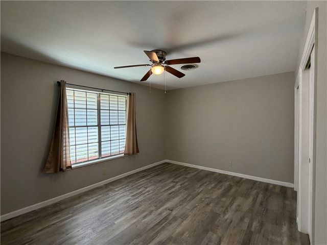 749 Burkshire Dr, Corpus Christi, TX 78412