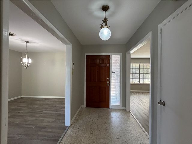 749 Burkshire Dr, Corpus Christi, TX 78412