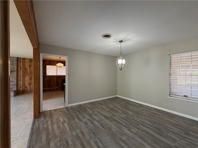 749 Burkshire Dr, Corpus Christi, TX 78412