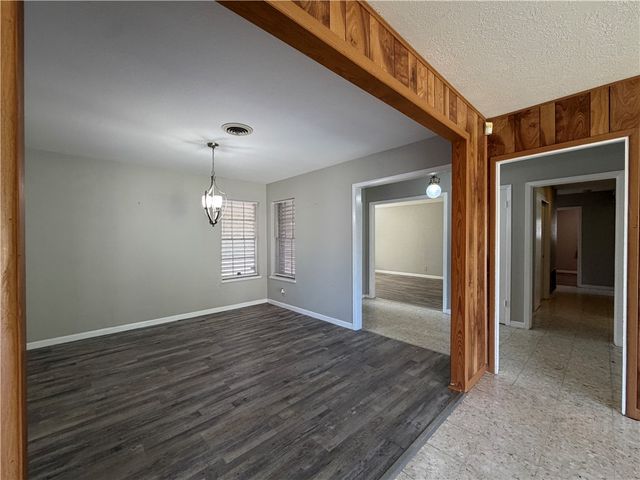 749 Burkshire Dr, Corpus Christi, TX 78412