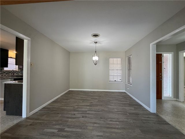 749 Burkshire Dr, Corpus Christi, TX 78412