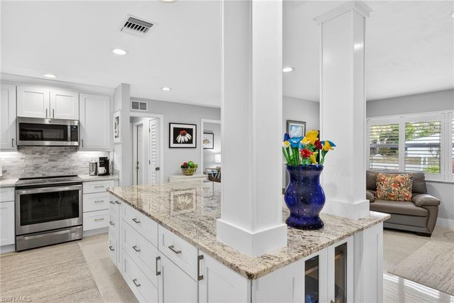 590 Boulder DR, Sanibel, FL 33957