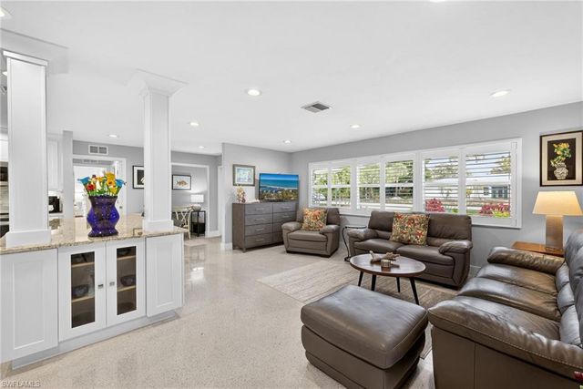 590 Boulder DR, Sanibel, FL 33957