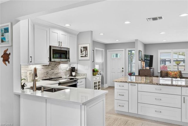 590 Boulder DR, Sanibel, FL 33957