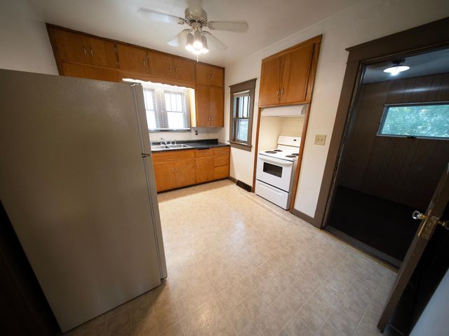1112 S Barstow Street, Eau Claire, WI 54701