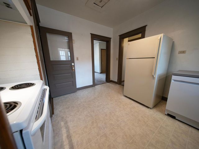 1112 S Barstow Street, Eau Claire, WI 54701