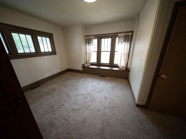 1112 S Barstow Street, Eau Claire, WI 54701