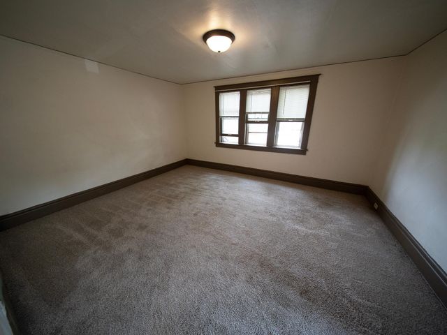 1112 S Barstow Street, Eau Claire, WI 54701