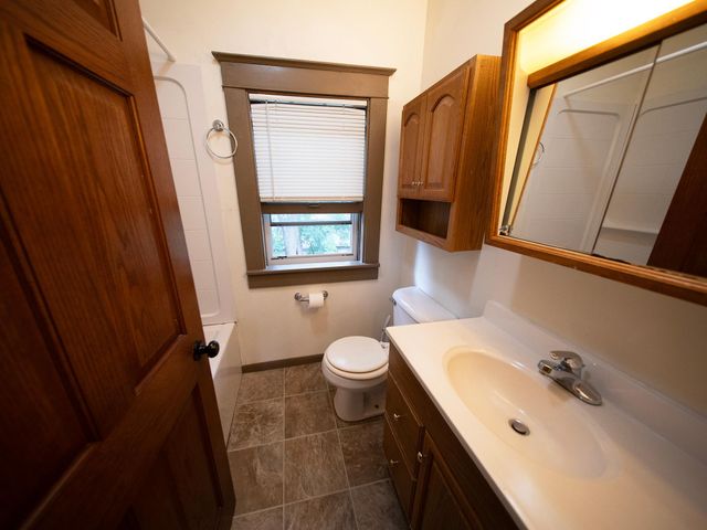 1112 S Barstow Street, Eau Claire, WI 54701