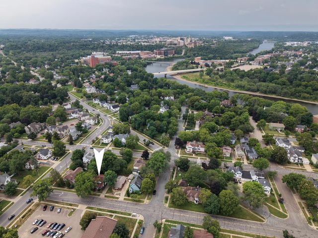 1112 S Barstow Street, Eau Claire, WI 54701