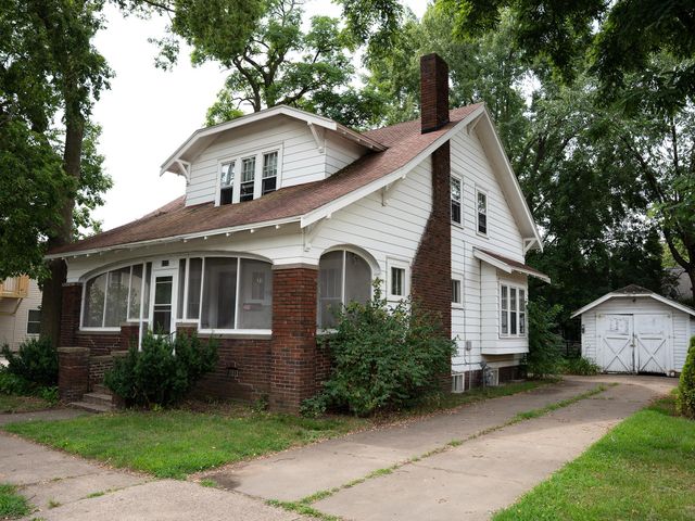1112 S Barstow Street, Eau Claire, WI 54701
