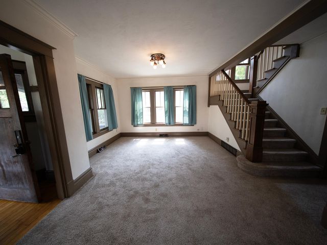 1112 S Barstow Street, Eau Claire, WI 54701