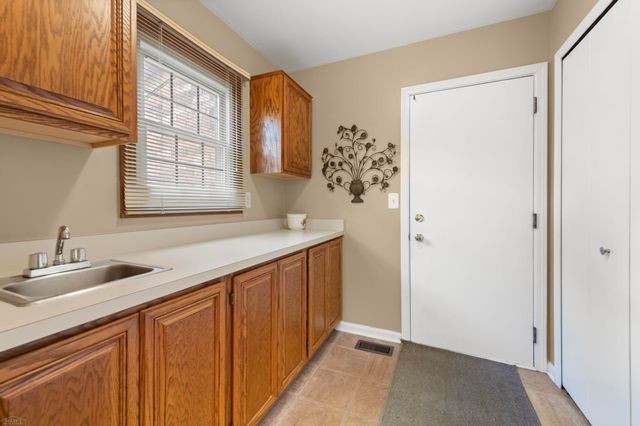 49431 Ferrisburg Court, Shelby Twp, MI 48315