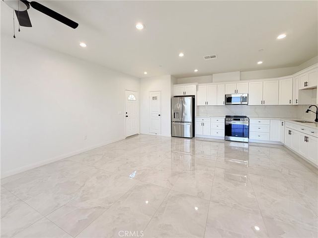 8153 Banana Avenue 301, Fontana, CA 92335