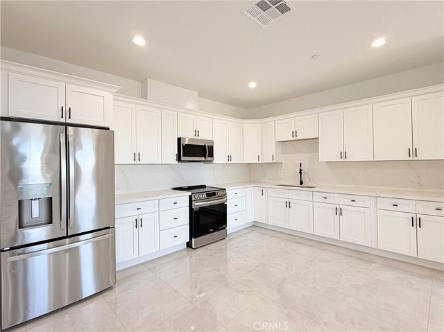 8153 Banana Avenue 301, Fontana, CA 92335