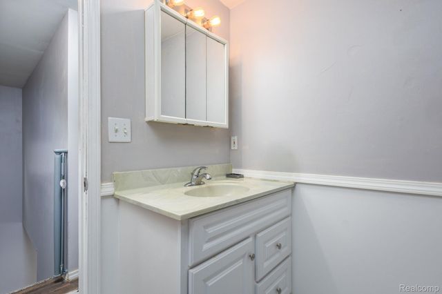 656 Lawson Drive, Orion Charter Township, MI 48362