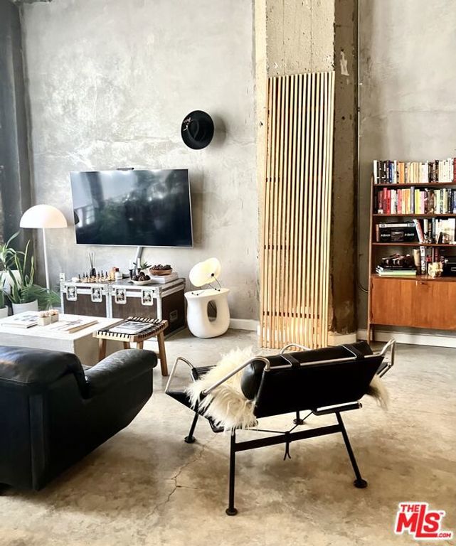 711 S Olive Street 409, Los Angeles, CA 90014