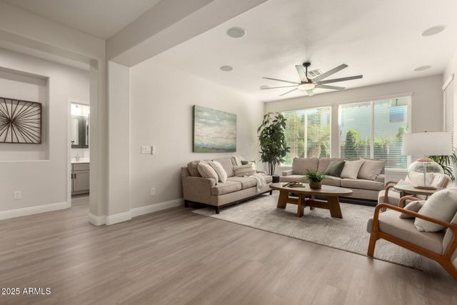 3955 E MESQUITE Street, Gilbert, AZ 85296