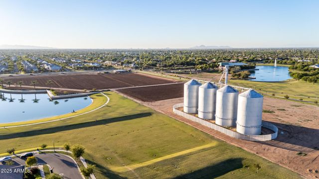 3955 E MESQUITE Street, Gilbert, AZ 85296