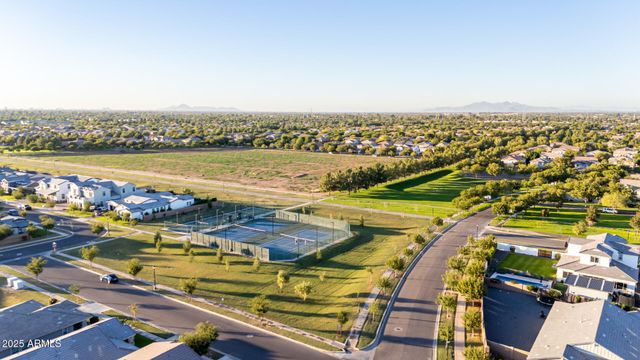 3955 E MESQUITE Street, Gilbert, AZ 85296