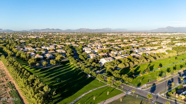 3955 E MESQUITE Street, Gilbert, AZ 85296