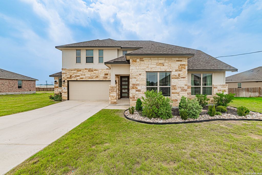 109 WILLOW OAK TRL, Floresville, TX 78114