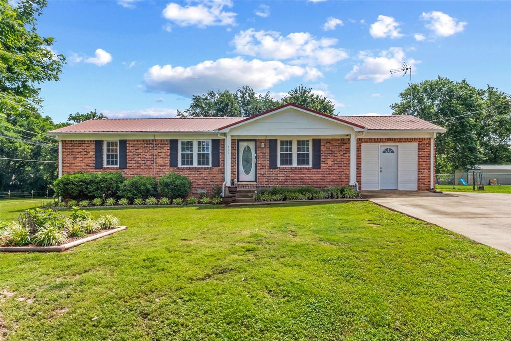 701 Miles Rd, Pulaski, TN 38478